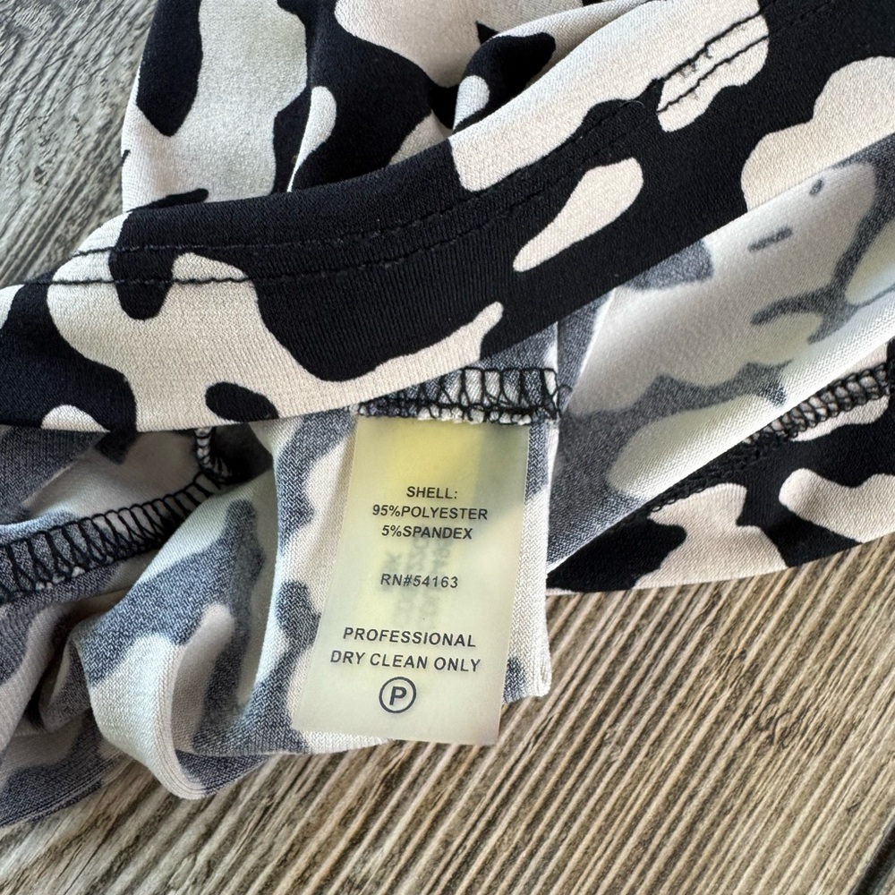 Calvin Klein Black and Cream Long Sleeve Dress Size 4 - Picture 12 of 14